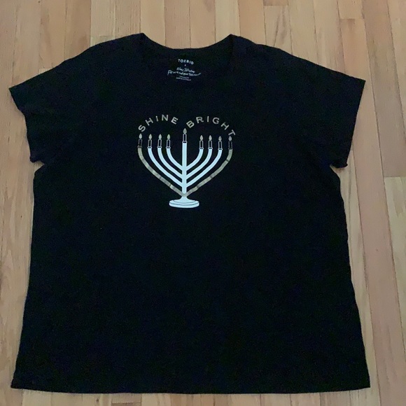 Torrid Shine Bright Menorah Hanukkah Graphic Tee 4X - Picture 2 of 5